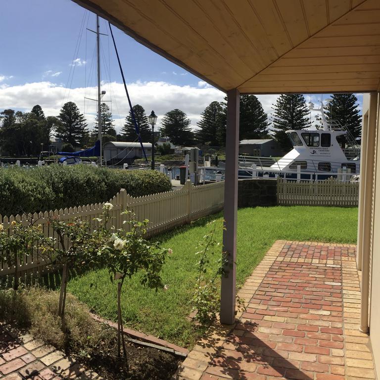 ポート・フェアリー Dockside Waterfront Indulgenceヴィラ エクステリア 写真